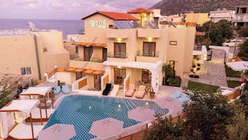 Außenpool, Cabañas (kostenlos), Sonnenschirme