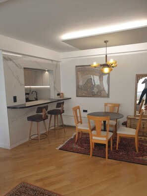 Dining - Deluxe apartment  in Athens (Athina)