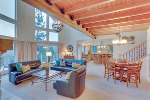 TV, fireplace - Lake Arrowhead Cabin w/ EV Charger & Views! (Lake Arrowhead)