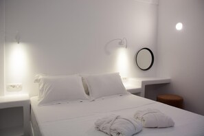 Iron/ironing board, travel crib, free WiFi, bed sheets - Suite Private Pool Arethousa (Vothonas)