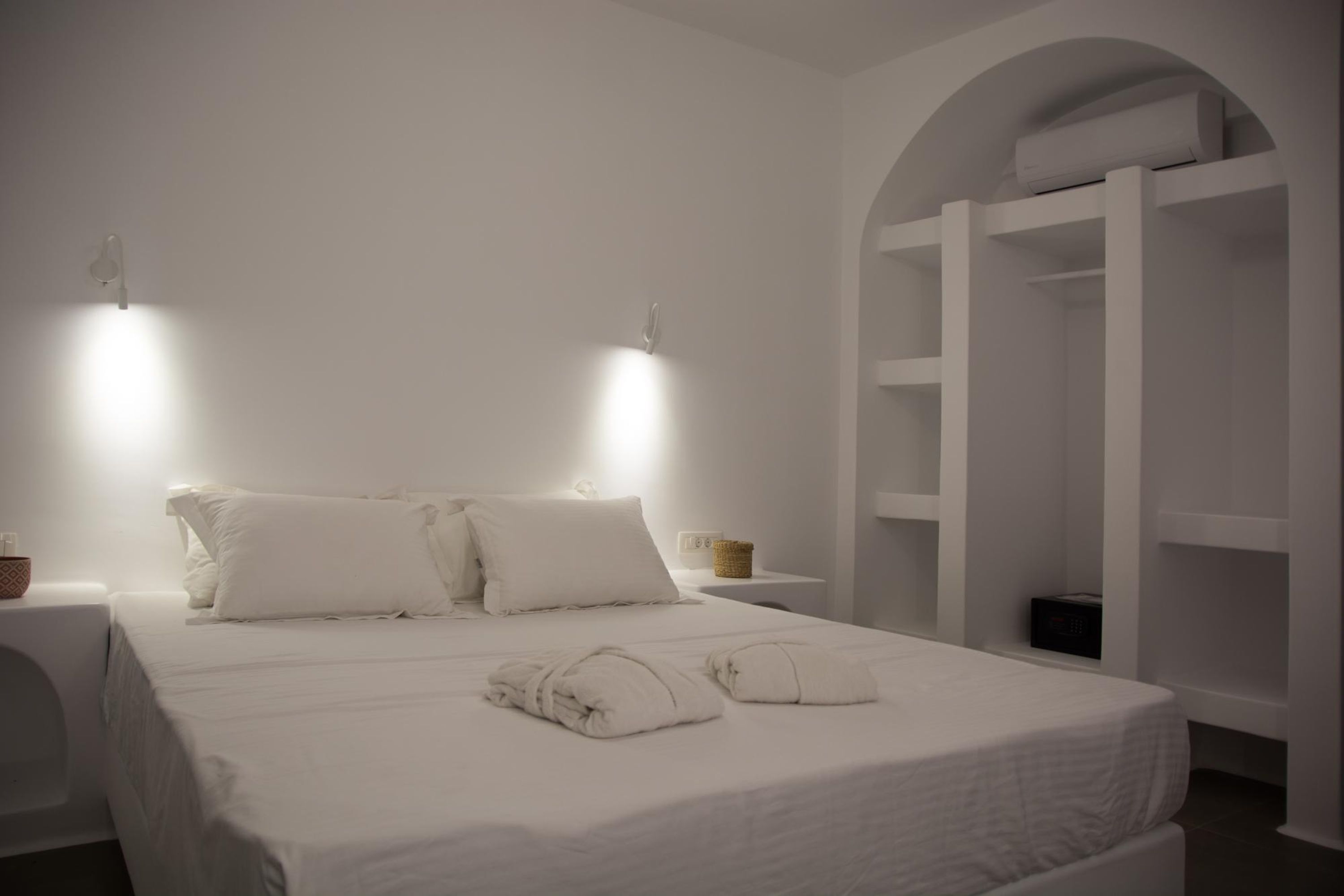 Iron/ironing board, travel cot, free WiFi, bed sheets