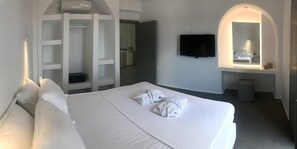 Iron/ironing board, travel crib, free WiFi, bed sheets - Suite with Hot Tub Nimertis (Vothonas)