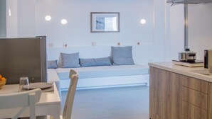 Interior - Deluxe Family Suite Erato (Vothonas)