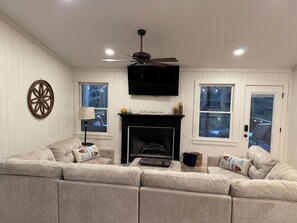 Smart-tv en een open haard