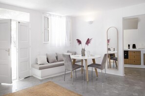 TV, stereo, offices - myMykonos Guest House (Platis Gialos)