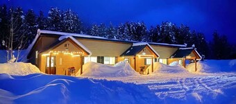 Pet-Friendly | Yellowstone 31 MI | Bear Cave 2
