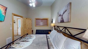 2 Schlafzimmer, Bügeleisen/Bügelbrett, WLAN, Bettwäsche