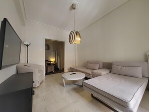 TV - Demetra - Koukaki center apartment (Athina)