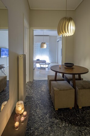 Dining - Demetra - Koukaki center apartment (Athina)