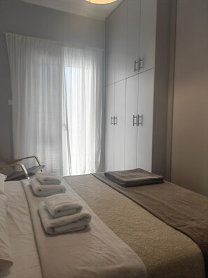 1 chambre, fer et planche à repasser, lit parapluie, Wi-Fi gratuit