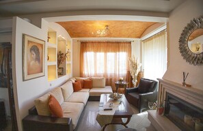 TV - Venia House Marathos (Marathos)