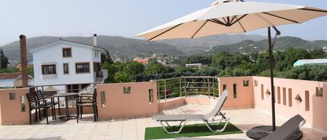 屋外ダイニングエリア