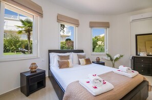 3 chambres, fer et planche à repasser, Wi-Fi gratuit, draps fournis