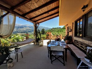 Outdoor dining - Thymes traditional house (Loulos)
