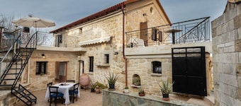 Traditional Stone House Rafael