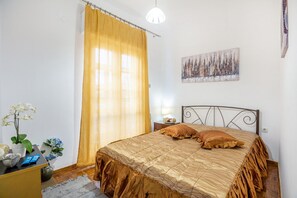 1 bedroom, iron/ironing board, free WiFi, bed sheets - Katerina's Apartment in Chania Center (Chania)