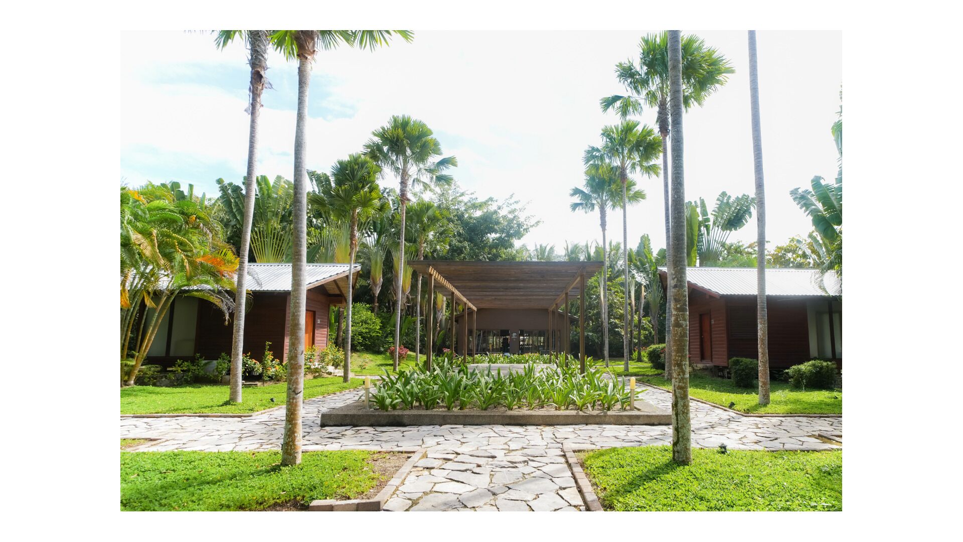 المنطقة المحيطة بالمنشأة