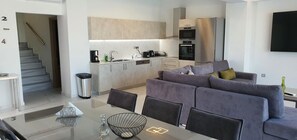 TV - Villa Kalliopi - Agios Onoufrios (Kounoupidiana)