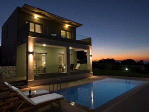 Pool - Villa Maria - Agios Onoufrios (Kounoupidiana)