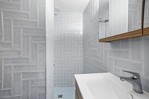 Hair dryer, towels