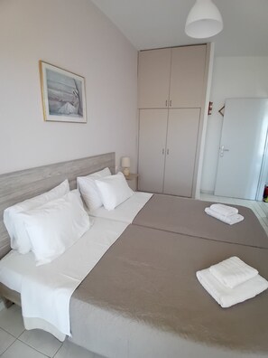 1 bedroom, iron/ironing board, free WiFi, bed sheets - Sun & Beach Apartment in Chania 15 (Chania)