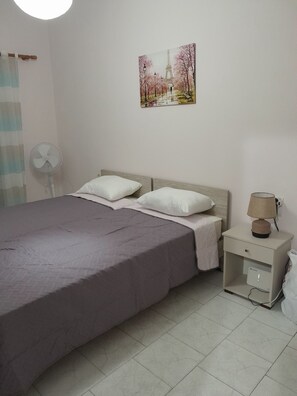 1 Schlafzimmer, Bügeleisen/Bügelbrett, kostenloses WLAN, Bettwäsche