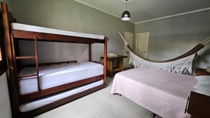 ห้องดีลักซ์สวีท, วิวสระว่ายน้ำ