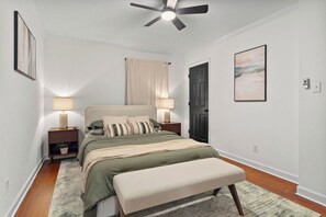 Unclassified image, 2 of 21, button