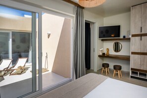 1 bedroom, iron/ironing board, travel crib, free WiFi - The Hydor Element Of Gaea (Loutra)