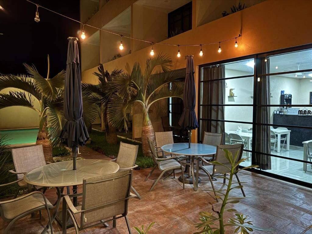 屋外ダイニングエリア