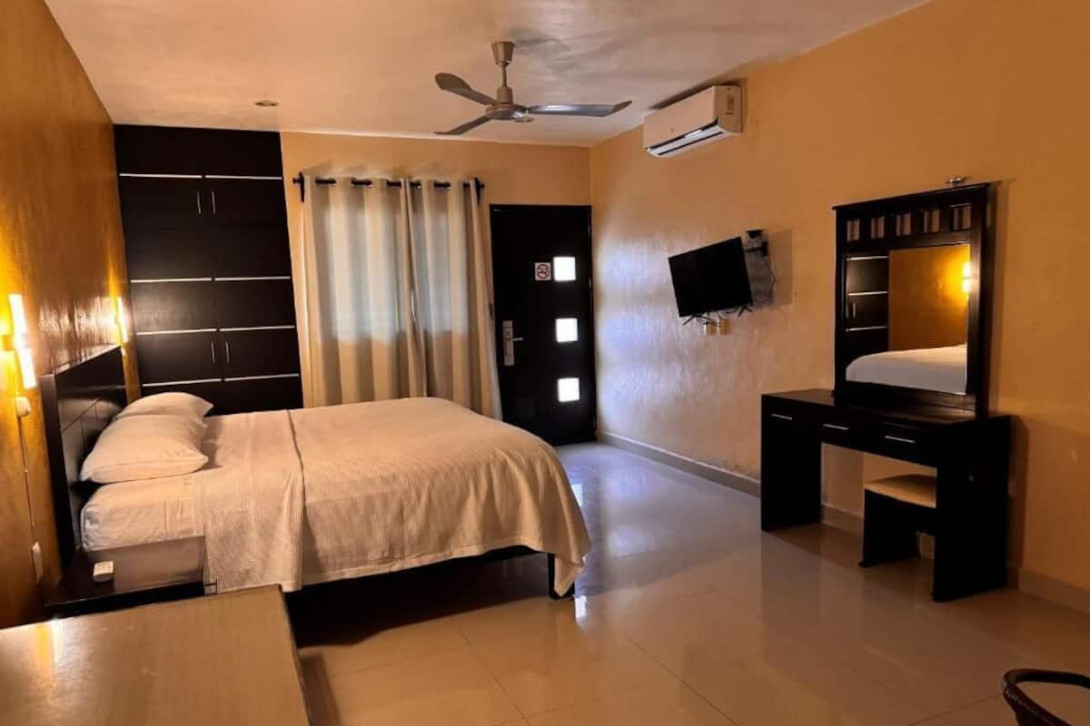 Phòng Tiêu chuẩn, 1 giường cỡ king | Truy cập Internet không dây miễn phí