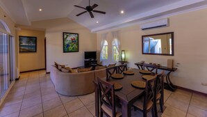 Dining - Spacious 3BR house w/ Private Pool & Terrace (Bejuco)
