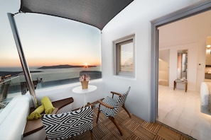 Interior - Emfasis Luxury Villa (Fira)