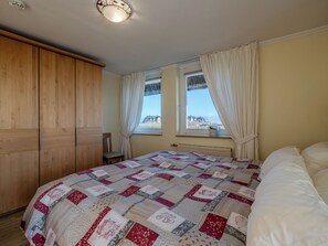 Bügeleisen/Bügelbrett, Reisekinderbett, kostenloses WLAN