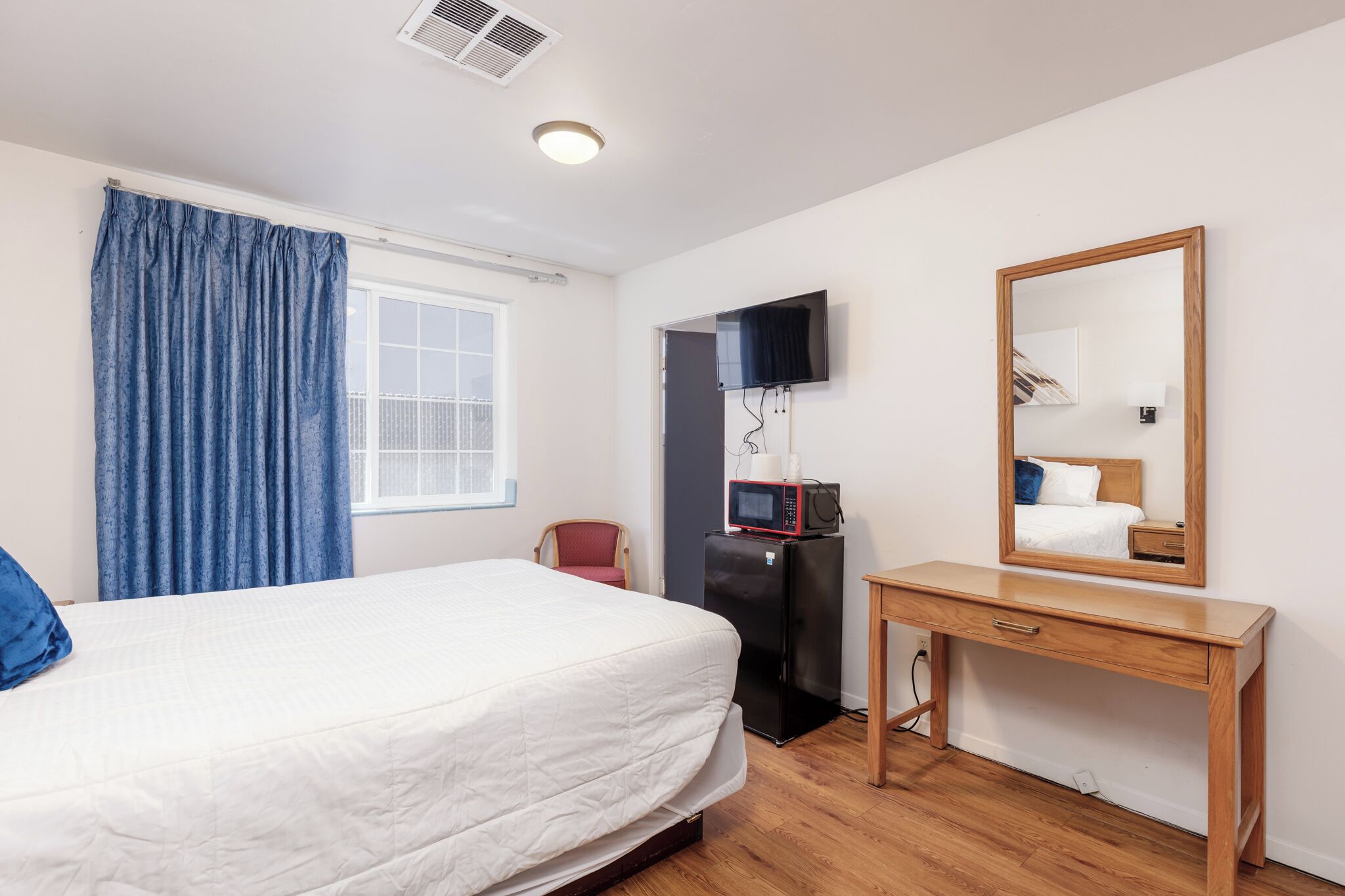 Standard Room, 1 Queen Bed, Non Smoking