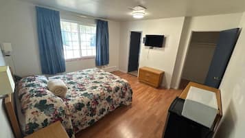 Singola Standard | Postazione laptop, tende oscuranti, ferro/asse da stiro, Wi-Fi gratuito