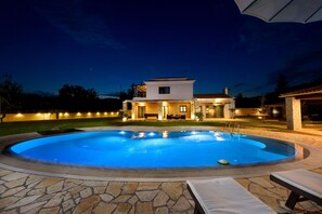 Pool - Villa Black & White  Dassia (Dassia)