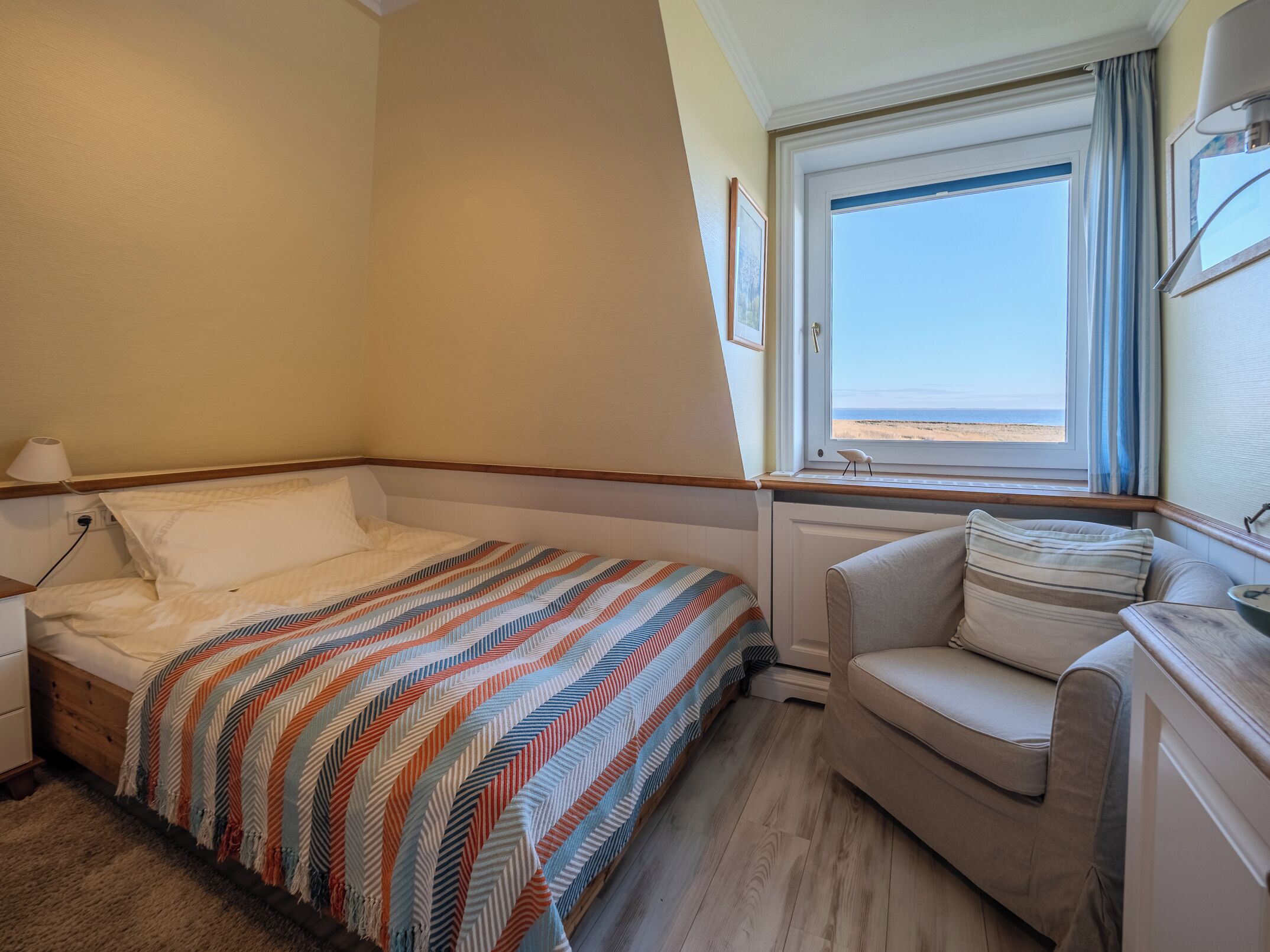 Strykjärn/strykbräda, resesäng och gratis wi-fi