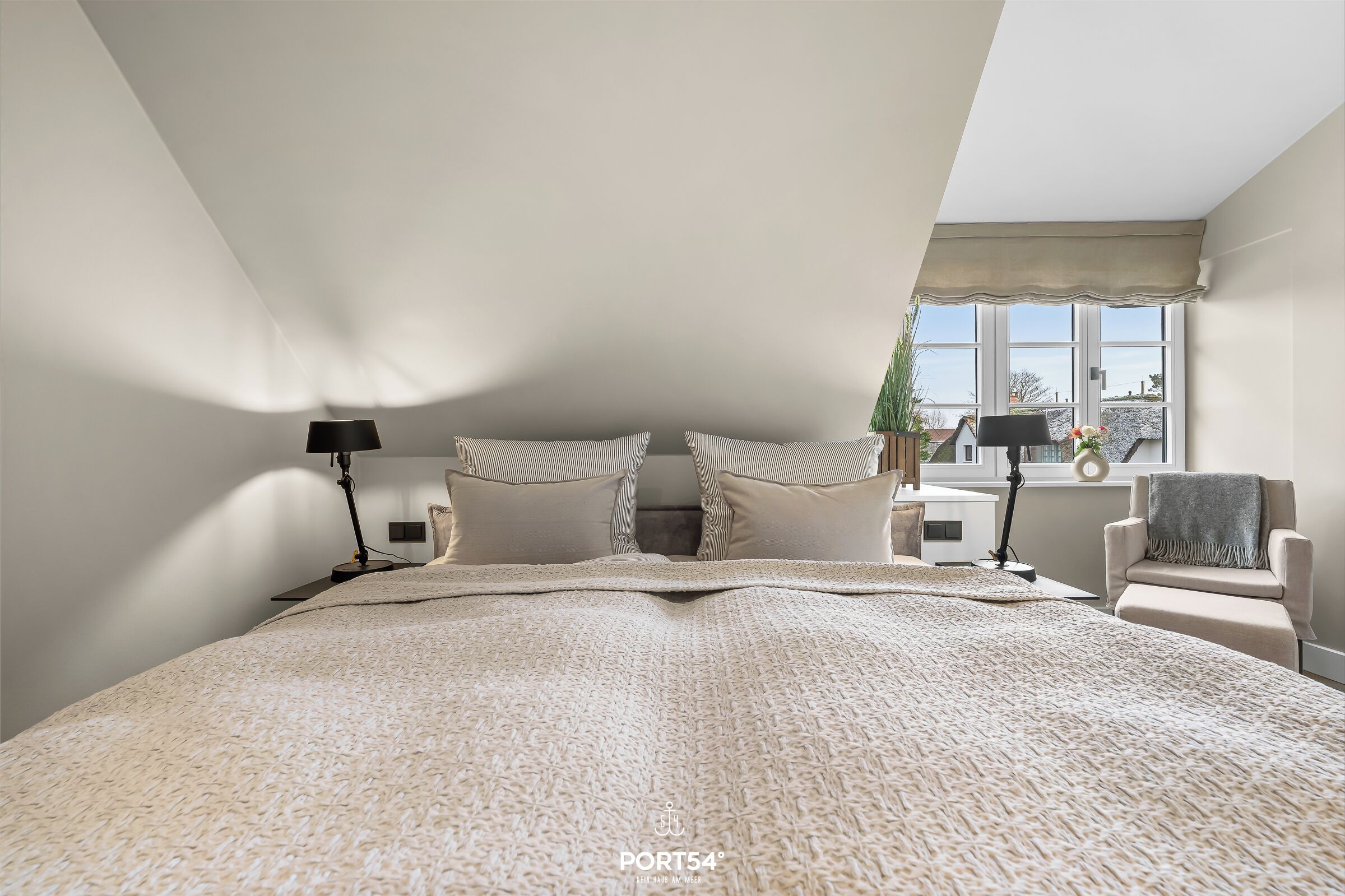 Fer et planche à repasser, lit parapluie, Wi-Fi gratuit, draps fournis