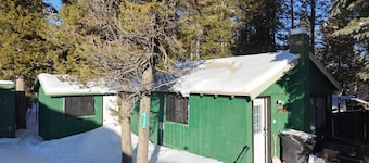 Moose`s Caboose | Hot Tub | Near Yellowstone