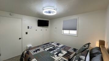 2 bedrooms, travel crib, WiFi, bed sheets