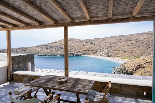 KYON Beach Suite-A 2min by the sea Skilos, Kythnos