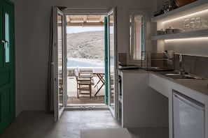 Réfrigérateur, cafetiÚre/bouilloire