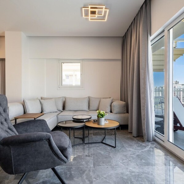 TV - Parthenon view luxury penthouse (Athina)