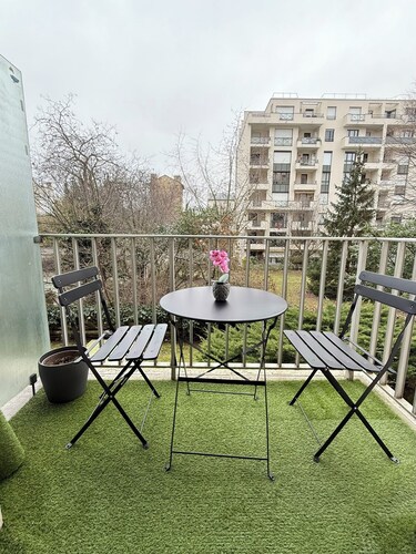 Cosy 2Pax studio - 10mins from La Défense & Arena