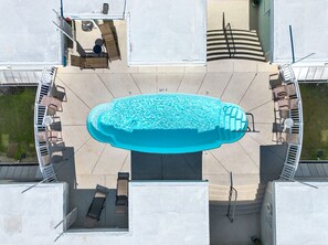 Pool - Tybee Dream: 2 Bed 2 Bath Condo w/ rooftop Pool (Tybee Island)