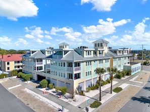 Exterior - Tybee Dream: 2 Bed 2 Bath Condo w/ rooftop Pool (Tybee Island)