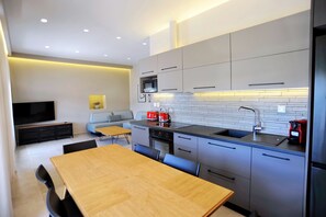 Fridge, microwave, oven, stovetop