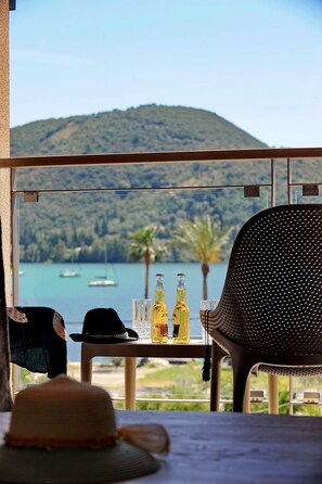 Outdoor dining - Suite Demi - Demar Suites (Vlicho)