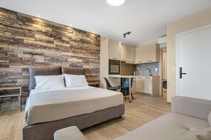 1 bedroom, iron/ironing board, free WiFi, bed sheets - Grande Mare with Sea view (Gazi)
